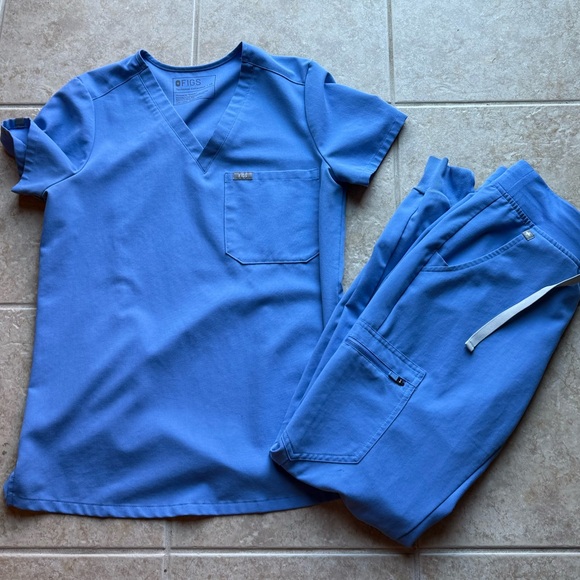 Figs Vibrant Blue Scrub Set XS - Picture 3 of 7